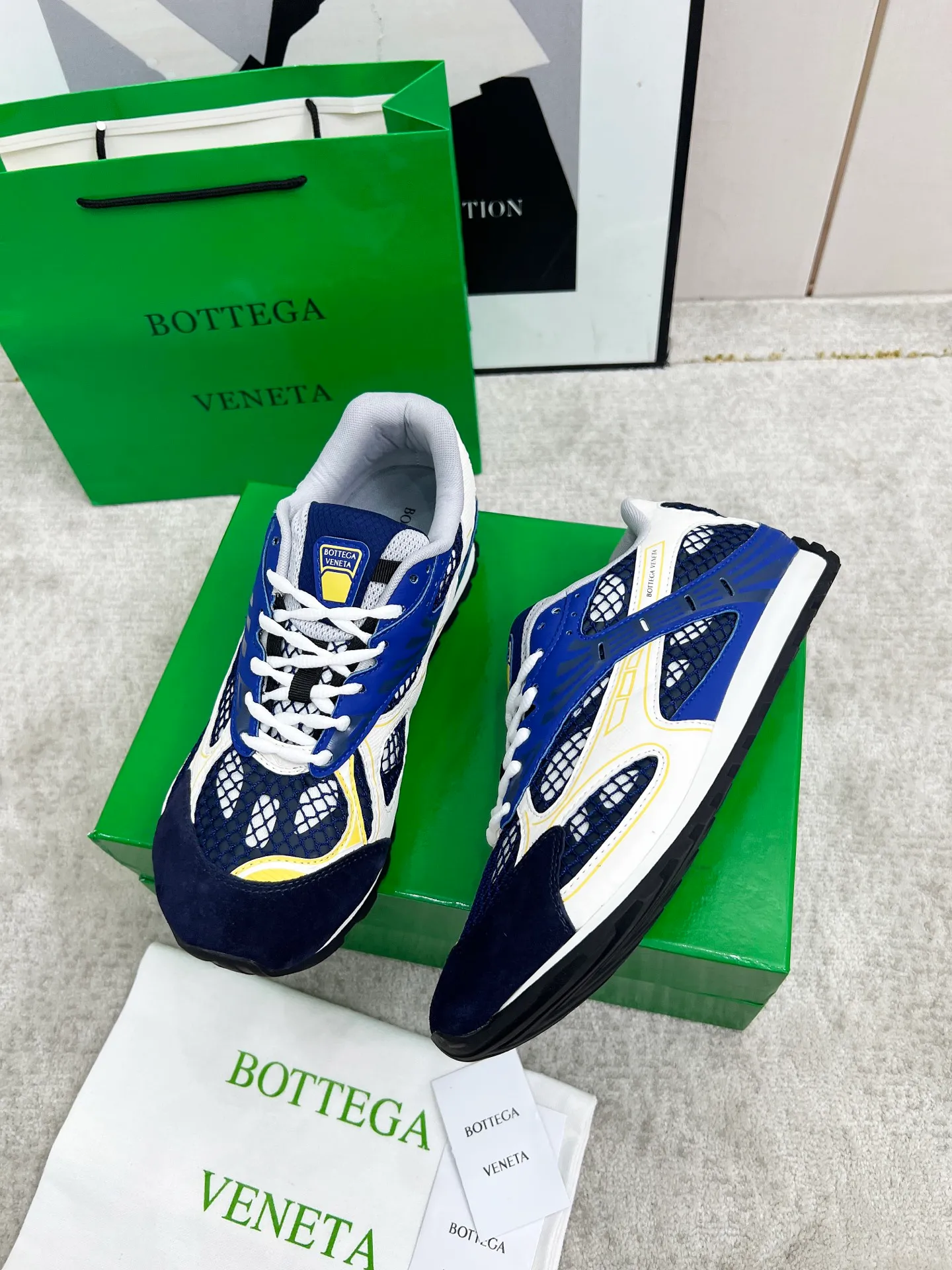P540. Top version (couples model) Bottega Veneta Bottega Veneta 23ss autumn and winter show BV Orbit sneakers Wang Yibo's same style couples casual shoes dad shoes! Runner sneakers! Original purchase and development!  Made of original lightweight technical mesh fabric, the same as the original version! The process is complicated!  Paired with a rubber outsole designed with a geometric pattern, the high version of the Wang Zha series is actually much taller, but the legs still look slim. Very nice. Durable and playable, standard and version-matching shoe package technology, look for high-end versions. The original outsole is exclusively molded, and the color-blocked TPU outsole is used. The material and weight are the same as the original!  Size: #Female 35-41 (40 and 41 customized sizes are non-refundable) Male 39-45 (45 size customized are non-returnable and exchangeable)